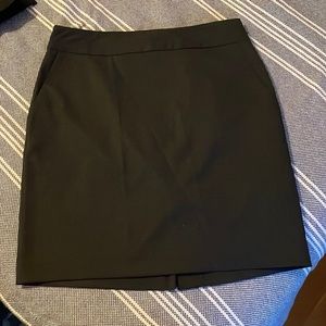 Banana Republic Size 4P Charcoal Skirt